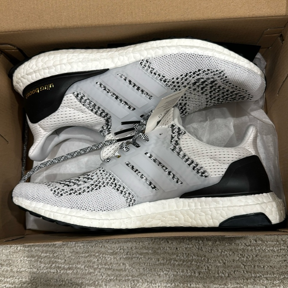 Ultraboost 1.0 DNA Women’s 8.5/Mens 7.5